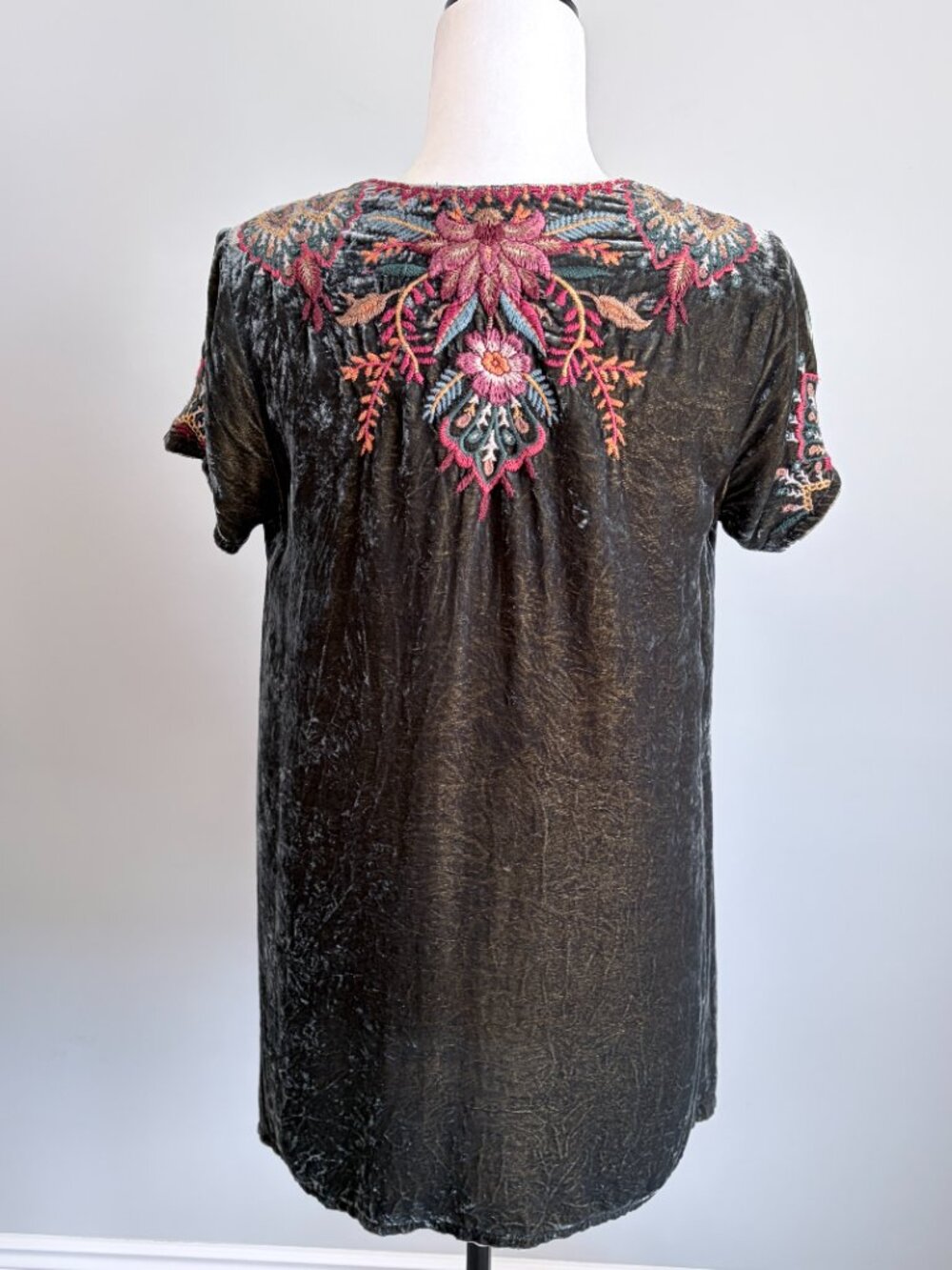 Johnny Was Velvet Top Long Boho Luxury Festival Embroidered V-Neck Green Size S - Picture 11 of 16
